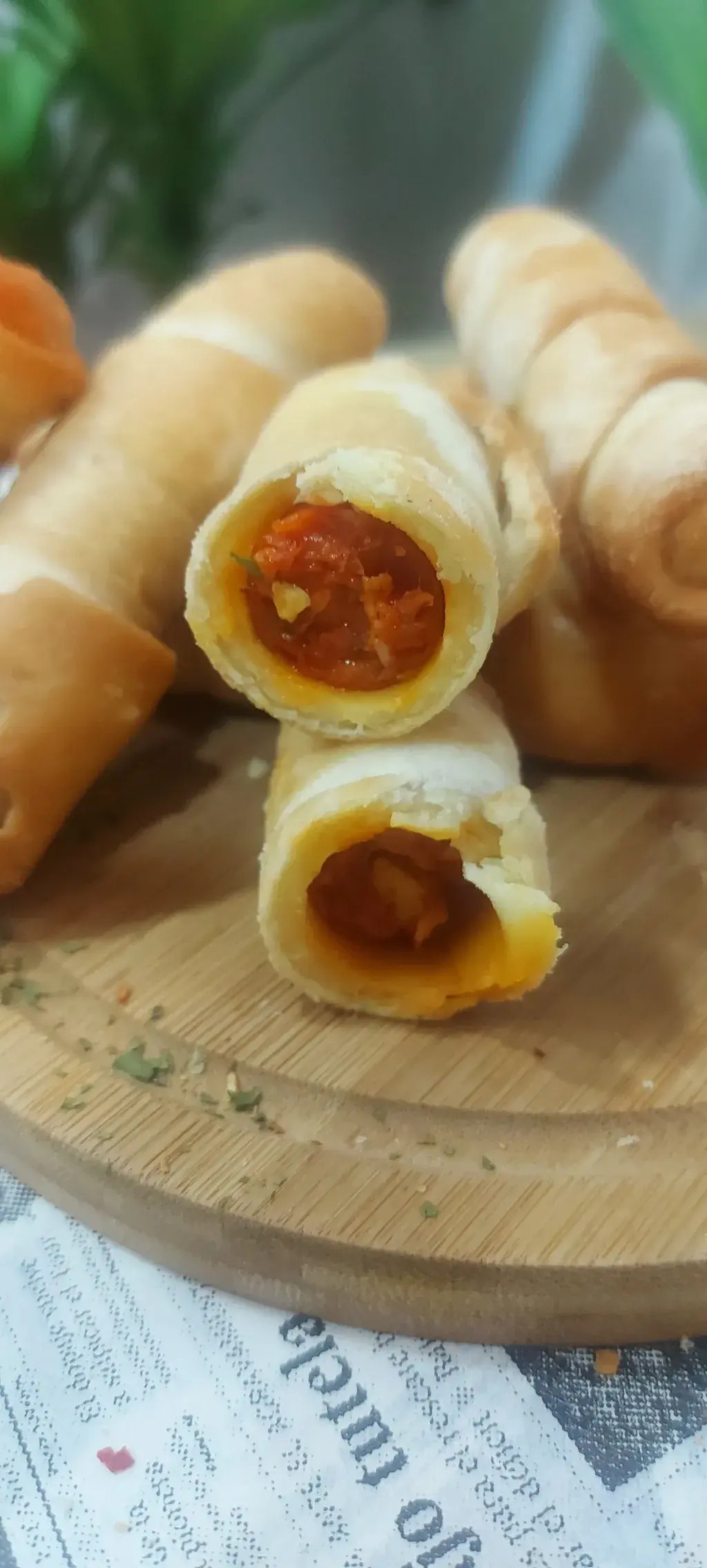 Tequeños chistorra Tequeños de chistorra x 5 unidades mas salsa a elección 